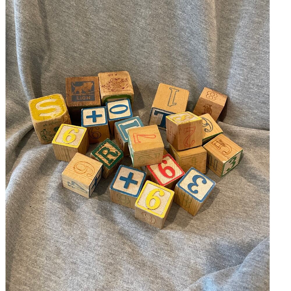 Vtg. 1950-70's Playskool 21 Wooden Square Blocks